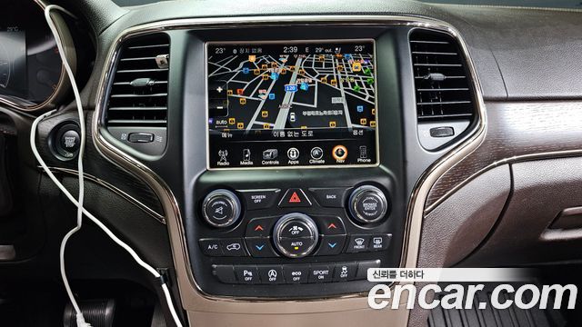 Jeep Grand Cherokee 3.0 Diesel Overland Summit WK2 2016 — фото 14