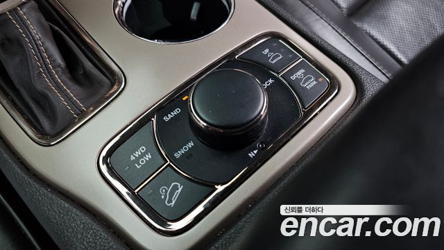 Jeep Grand Cherokee 3.0 Diesel Overland Summit WK2 2016 — фото 18
