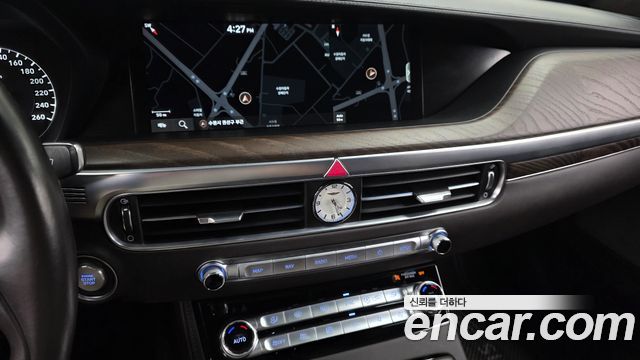 Genesis G90 5.0 AWD Prestige 2021 — фото 18