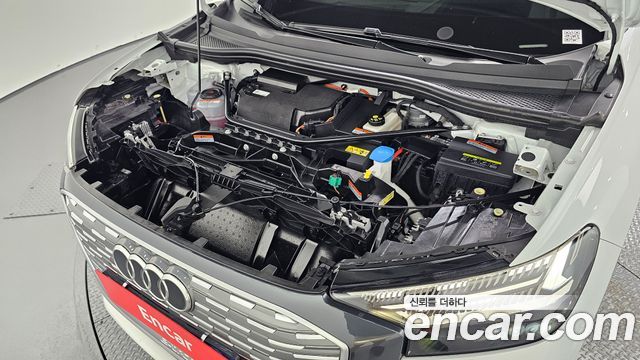 Audi Q4 e-tron (F4) 40 Premium 2023 — фото 6
