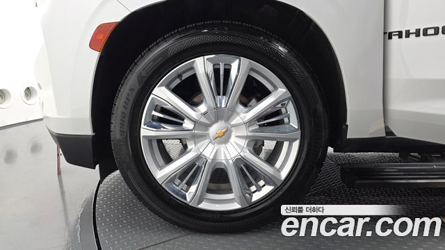 Chevrolet Tahoe 6.2 Dark Knight 4WD 2022 — фото 5