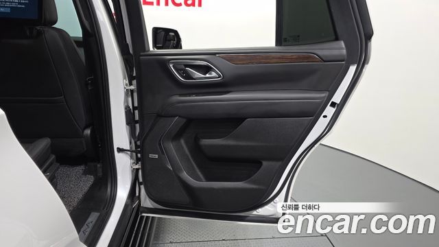 Chevrolet Tahoe 6.2 Dark Knight 4WD 2022 — фото 31
