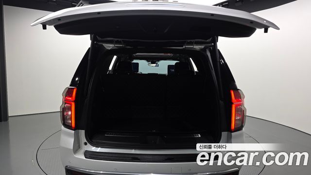 Chevrolet Tahoe 6.2 Dark Knight 4WD 2022 — фото 33