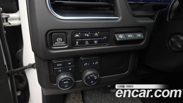 Chevrolet Tahoe 6.2 Dark Knight 4WD 2022 — фото 37
