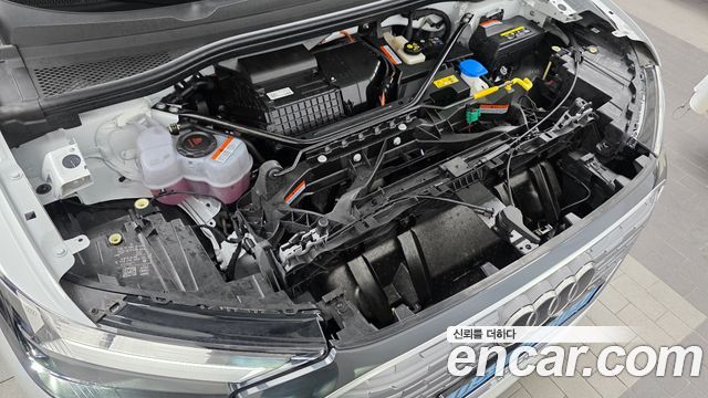 Audi Q4 e-tron (F4) 45 Sportback 2025 — фото 6
