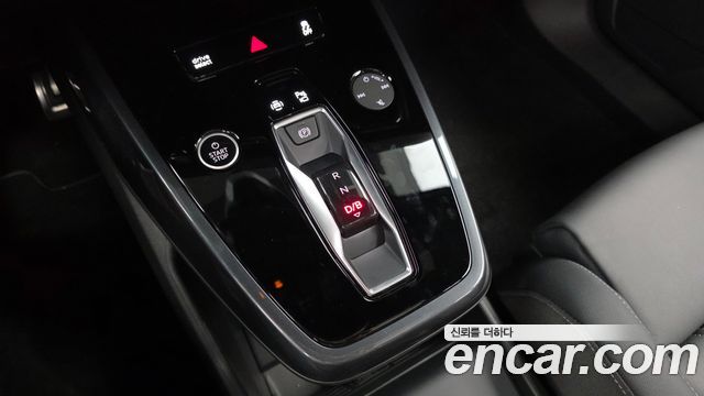 Audi Q4 e-tron (F4) 45 Sportback 2025 — фото 9