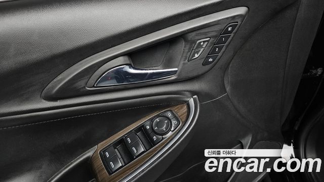 Chevrolet Malibu 2.0 Turbo LTZ Premium 2017 — фото 17