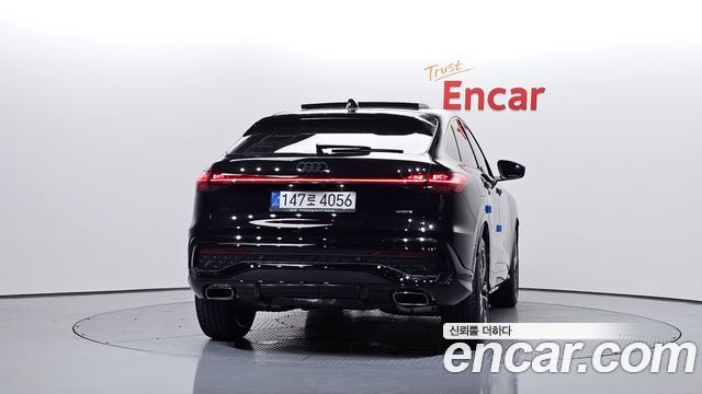 Audi Q5 (80A) 45 TFSI Quattro Sportback S Line Black Edition 2025 — фото 4