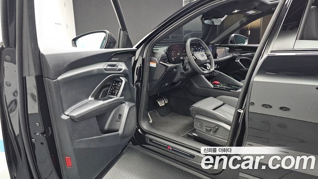 Audi Q5 (80A) 45 TFSI Quattro Sportback S Line Black Edition 2025 — фото 10