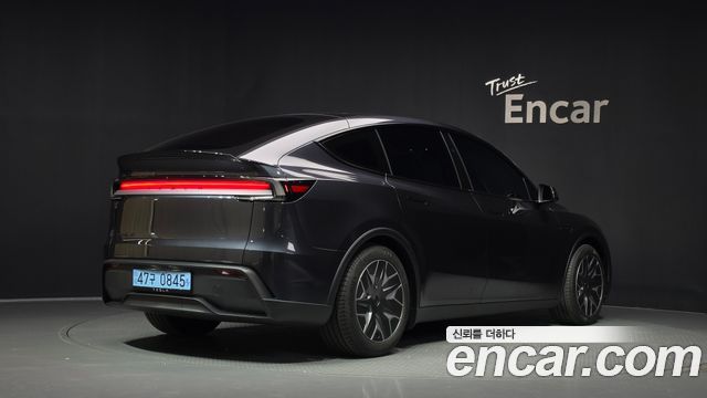 Tesla Model Y L Long Range AWD 2026 — фото 2