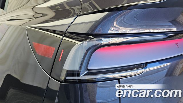 Tesla Model Y L Long Range AWD 2026 — фото 23