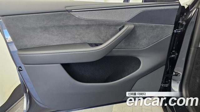Tesla Model Y L Long Range AWD 2026 — фото 24