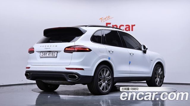 Porsche Cayenne 3.0 Diesel Platium Edition 958 2017 — фото 2