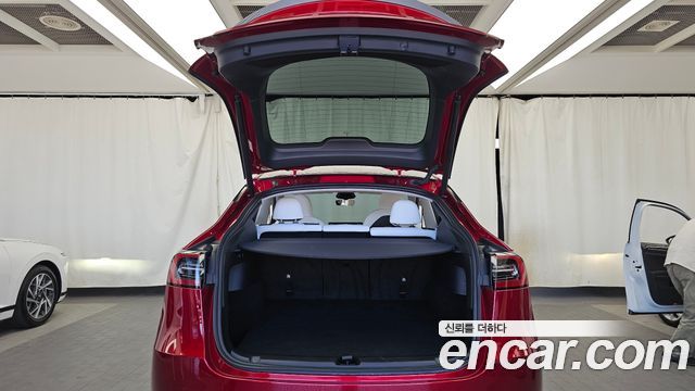 Tesla Model Y Long Range AWD 2024 — фото 20