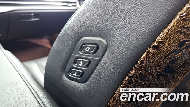 Hyundai Grandeur (GN7) 3.5 LPG 2WD (Taxi) Deluxe 2023 — фото 34