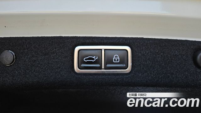 Hyundai Grandeur (GN7) 3.5 LPG 2WD (Taxi) Deluxe 2023 — фото 38