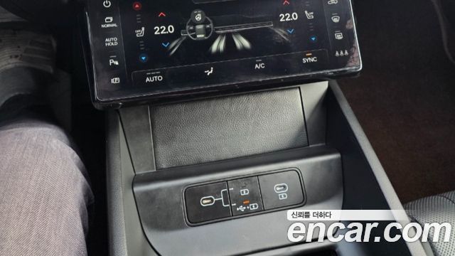 Hyundai Grandeur (GN7) 3.5 LPG 2WD (Taxi) Deluxe 2023 — фото 39