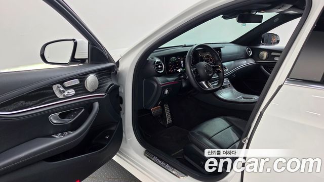 Mercedes-Benz E-Class (W213) E220d 4MATIC AMG Line 2022 — фото 10