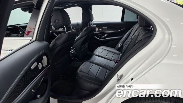 Mercedes-Benz E-Class (W213) E220d 4MATIC AMG Line 2022 — фото 12