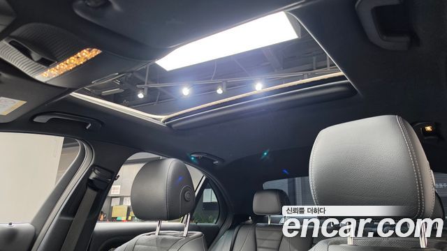 Mercedes-Benz E-Class (W213) E220d 4MATIC AMG Line 2022 — фото 16