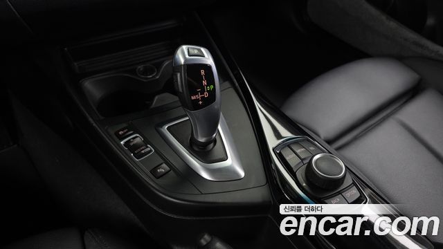 BMW 1 Series (F20) 118d Sport 5Door 2016 — фото 9