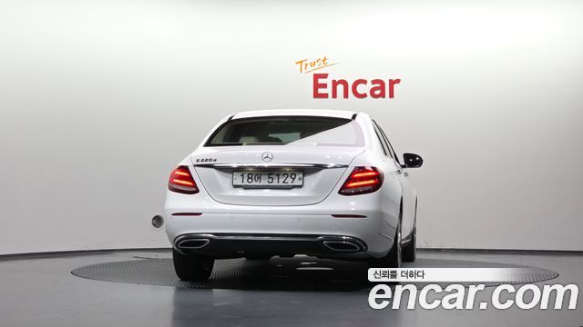 Mercedes-Benz E-Class (W213) E220d Exclusive 2017 — фото 4