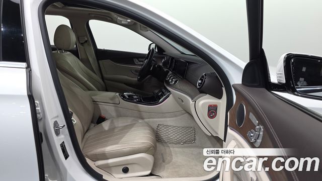 Mercedes-Benz E-Class (W213) E220d Exclusive 2017 — фото 11