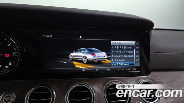 Mercedes-Benz E-Class (W213) E220d Exclusive 2017 — фото 16