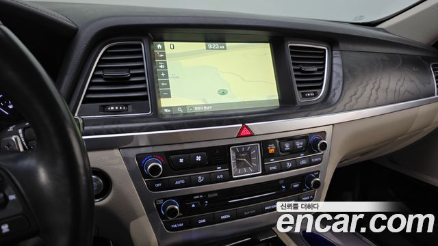 Genesis G80 3.3 GDI AWD Premium Luxury 2017 — фото 14