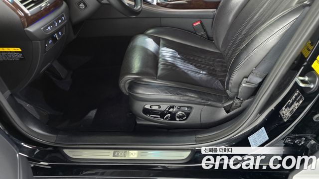 Genesis EQ900 3.3 T-GDI AWD Premiun Luxury 2016 — фото 23