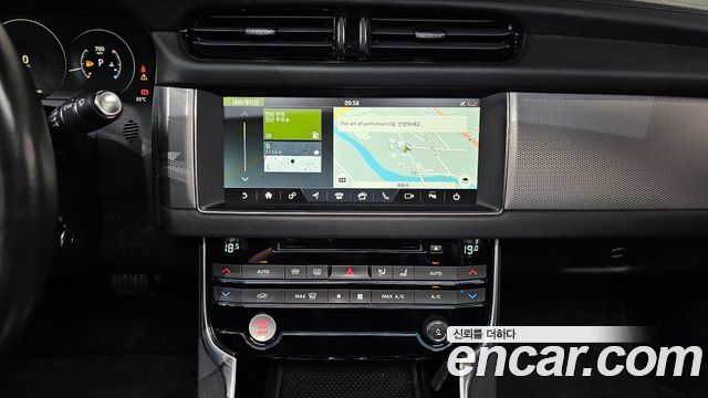 Jaguar XF (X260) 20d Portfolio 2017 — фото 14