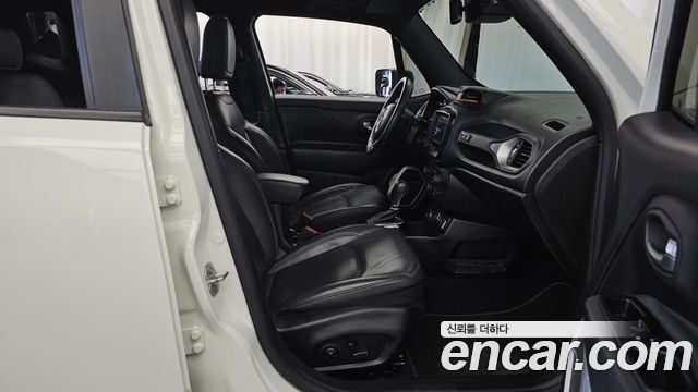 Jeep Renegade 2.4 80th Edition AWD 2021 — фото 11