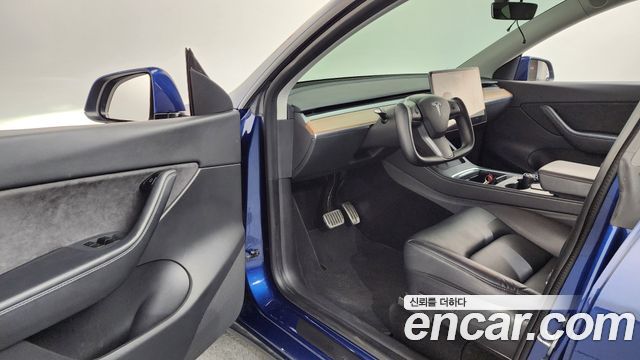 Tesla Model Y Long Range AWD 2021 — фото 10