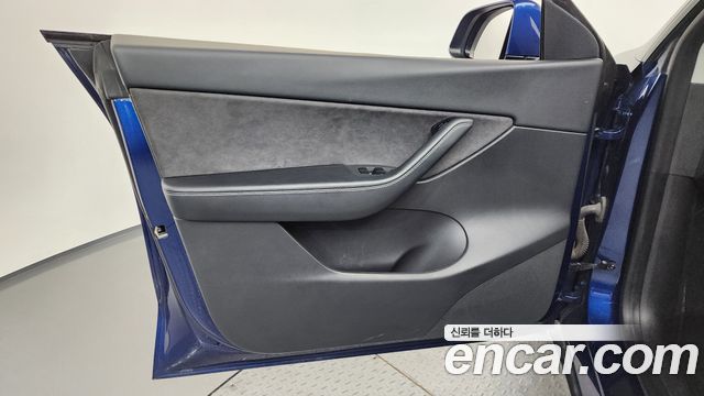 Tesla Model Y Long Range AWD 2021 — фото 24