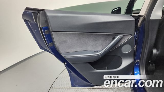 Tesla Model Y Long Range AWD 2021 — фото 25