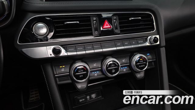 Genesis G70 2.0T Sport Package 2018 — фото 21