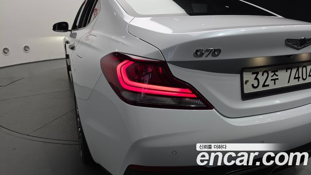 Genesis G70 2.0T Sport Package 2018 — фото 29