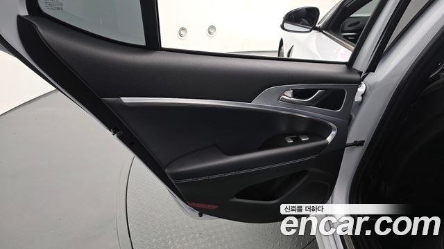 Genesis G70 2.0T Sport Package 2018 — фото 31