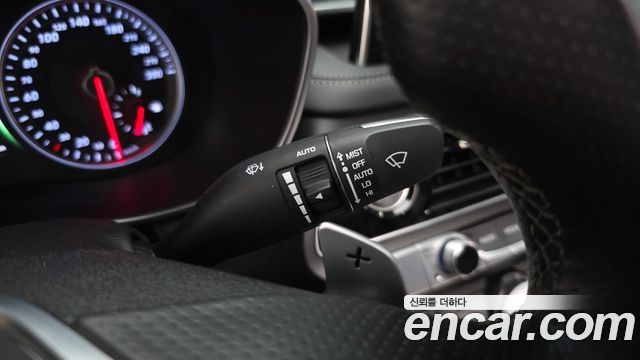 Genesis G70 2.0T Sport Package 2018 — фото 35