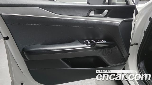 Kia K5 (III) 2.0 Trendy 2021 — фото 24