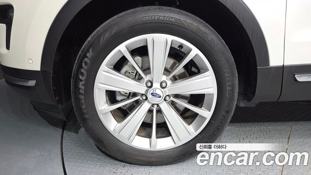 Ford Explorer 2.3 Limited 4WD 5th 2019 — фото 5