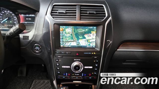 Ford Explorer 2.3 Limited 4WD 5th 2019 — фото 13