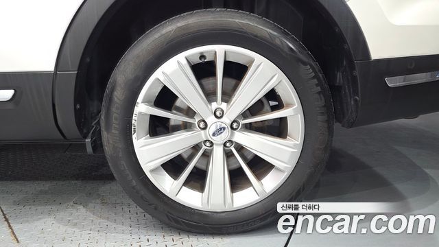 Ford Explorer 2.3 Limited 4WD 5th 2019 — фото 21