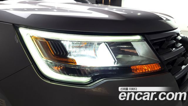 Ford Explorer 2.3 Limited 4WD 5th 2019 — фото 22