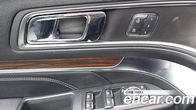 Ford Explorer 2.3 Limited 4WD 5th 2019 — фото 30