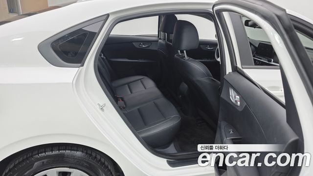 Kia K3 (II) 1.6 Trendy 2023 — фото 11