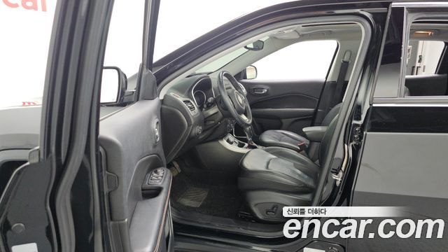 Jeep Compass (II) 2.4 Longitude AWD 2019 — фото 10