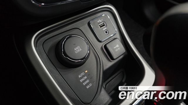 Jeep Compass (II) 2.4 Longitude AWD 2019 — фото 16