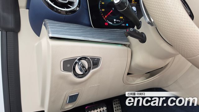 Mercedes-Benz E-Class (W213) E450 4MATIC Cabriolet 2023 — фото 42