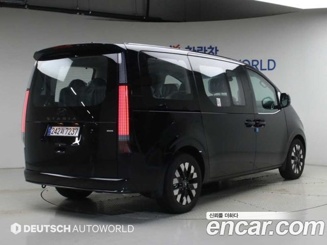 Hyundai Staria 4WD Lounge 7-Seater Inspiration 2025 — фото 2